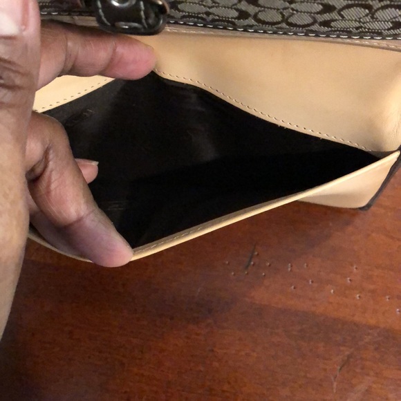 COACH Signature C’s in Excellent Used Condition (EUC) Long Wallet - Picture 7 of 16